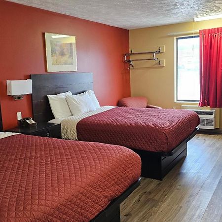 Budgetel Inn & Suites Fort Scott Экстерьер фото