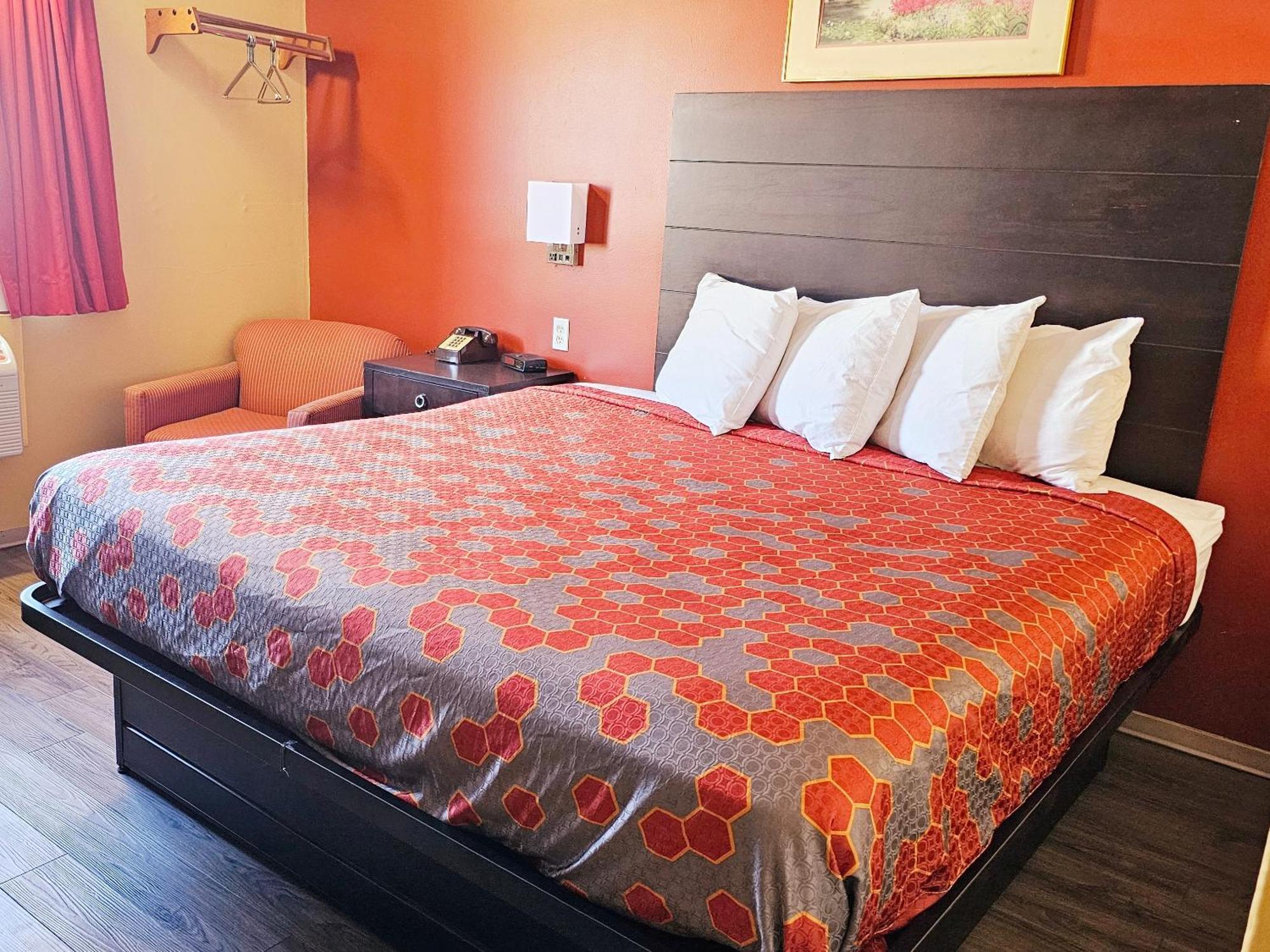 Budgetel Inn & Suites Fort Scott Экстерьер фото