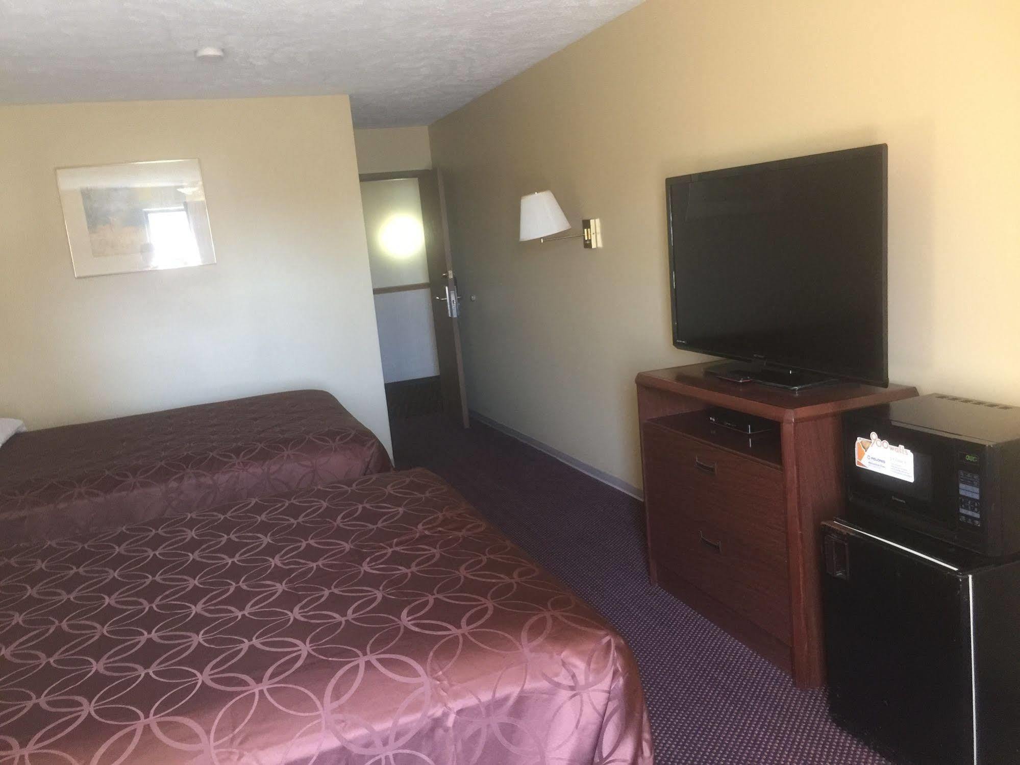 Budgetel Inn & Suites Fort Scott Экстерьер фото